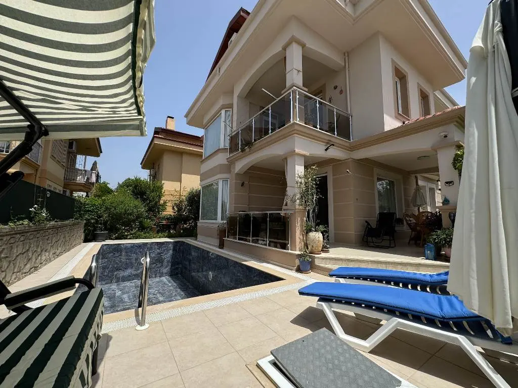 House in Calis
